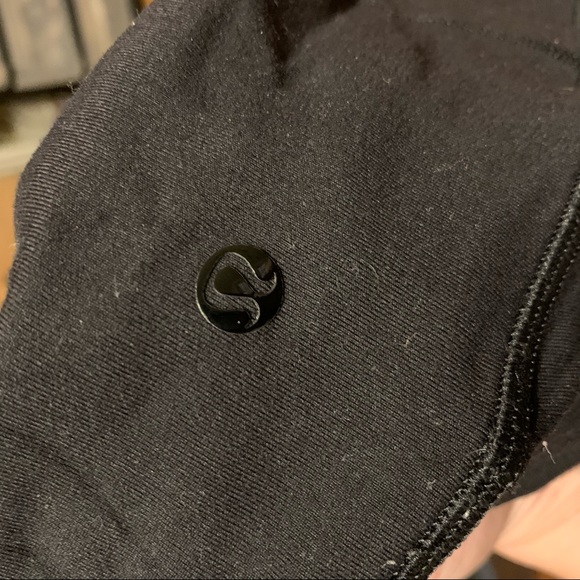 lululemon athletica SE* Lace wunder unders blk sz8 - Picture 2 of 6